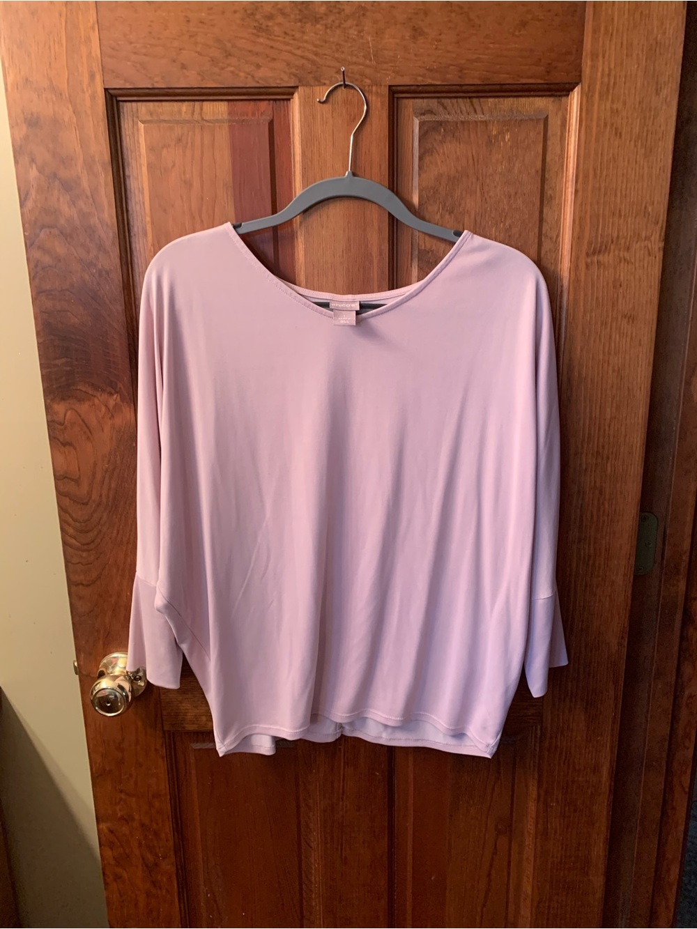 Chico's LIGHT LAVENDER, like new, pull over V neck top LOOSE with dolman sleeves